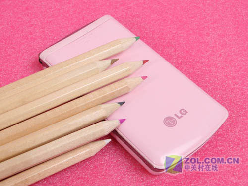 可爱粉色冰淇淋 时尚翻盖LG KF350评测 可爱粉色冰淇淋 时尚翻盖LG KF350评测