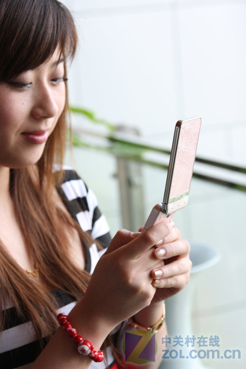 日系唯美与时尚完美结合 联想S700图赏 日系唯美与时尚完美结合 联想S700图赏