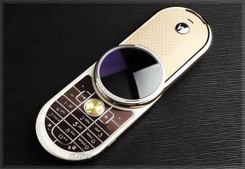 13万超奢华旋机 MOTO Aura黄金钻石版图赏